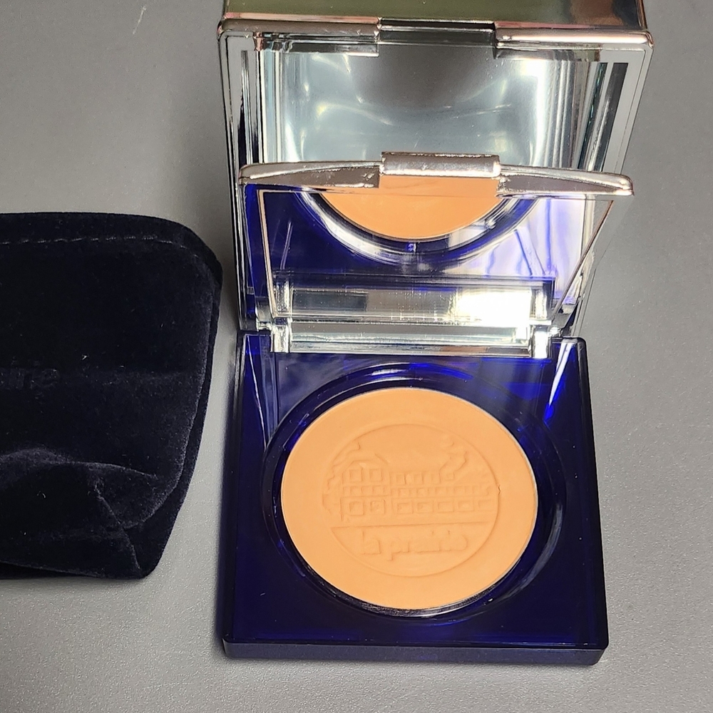 La Prairie Compact Powder - Picture 3 of 5